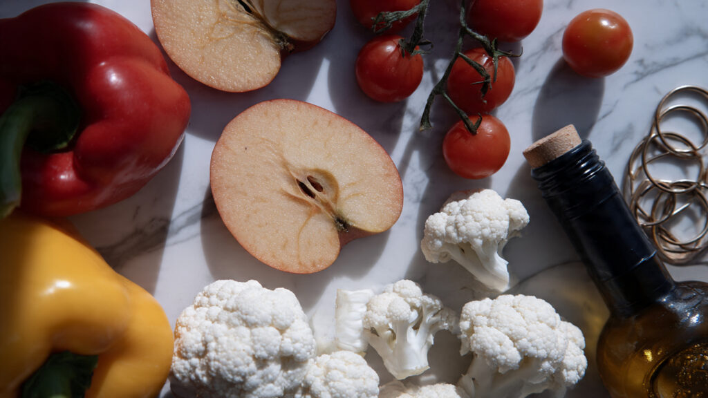 dynamic_flat_lay_of_several_kidney_friendly